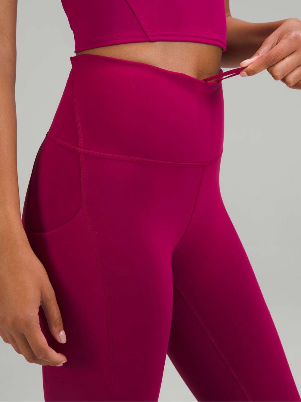 Lululemon Wunder train HR Tight 25” w/pockets *POME